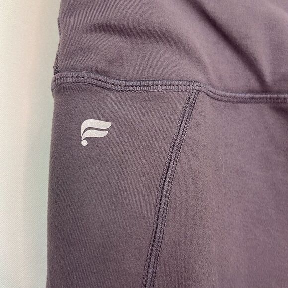 Fabletics Dusty purple mesh accent leggings with pockets EUC - Picture 13 of 14